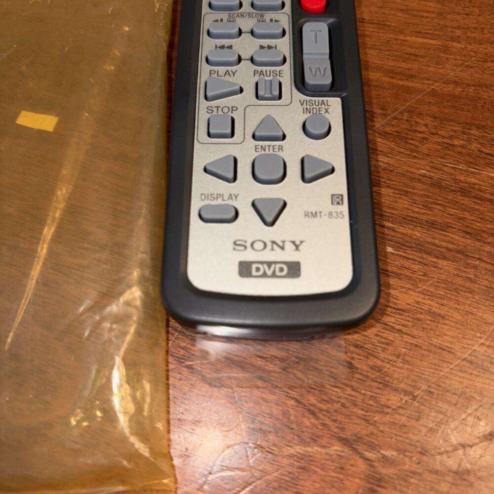 OEM New Sony RMT-835 Remote Commander For Camcorders Handycam - Picture 2 of 3